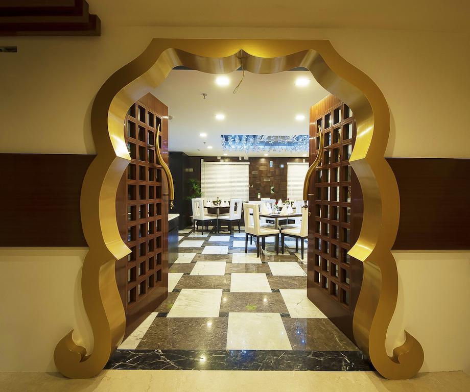 Hotel Taj Princess - Boutique Hotel Дели Экстерьер фото