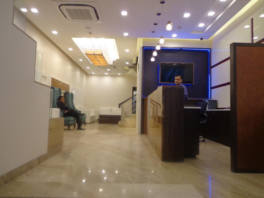 Hotel Taj Princess - Boutique Hotel Дели Экстерьер фото