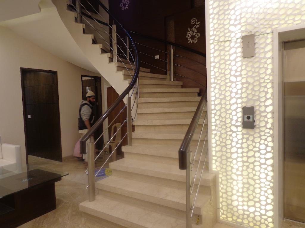 Hotel Taj Princess - Boutique Hotel Дели Экстерьер фото