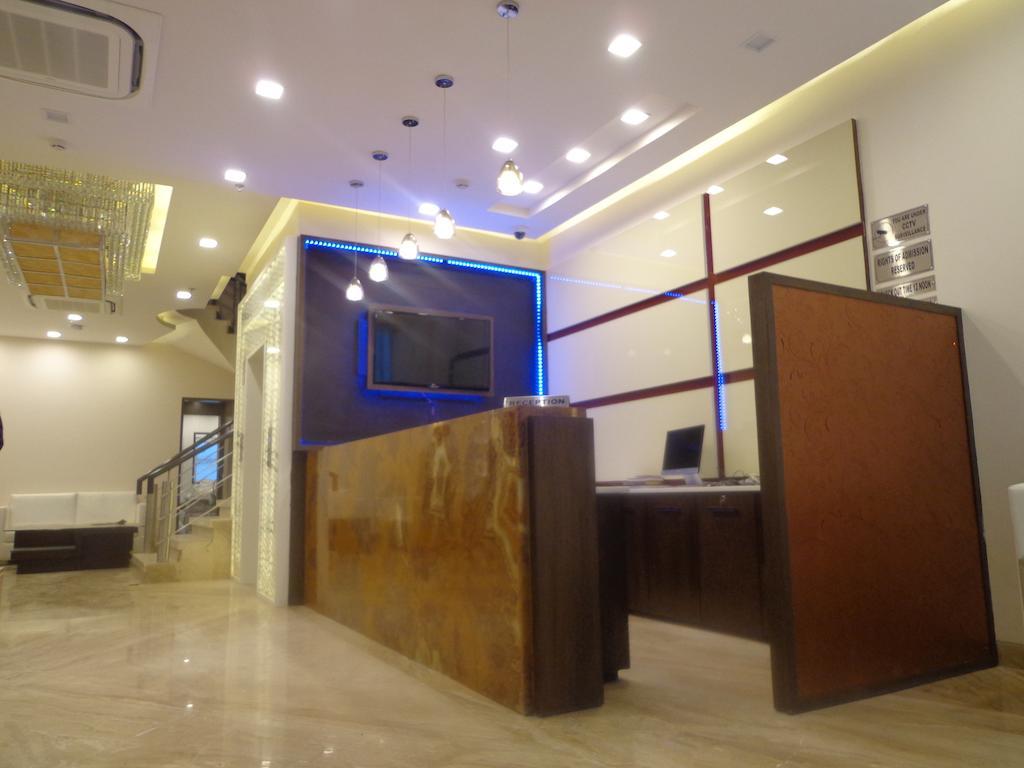 Hotel Taj Princess - Boutique Hotel Дели Экстерьер фото