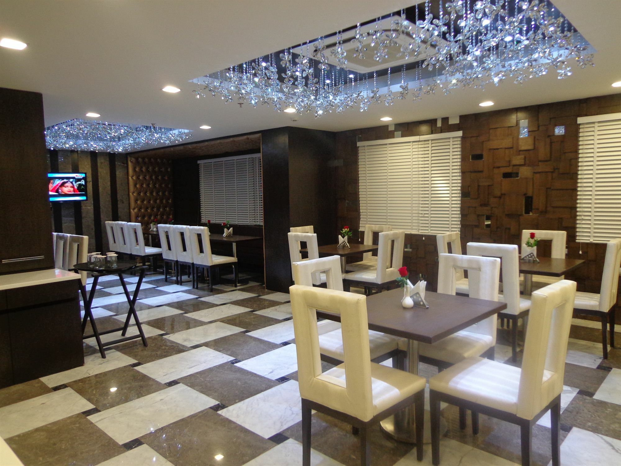 Hotel Taj Princess - Boutique Hotel Дели Экстерьер фото