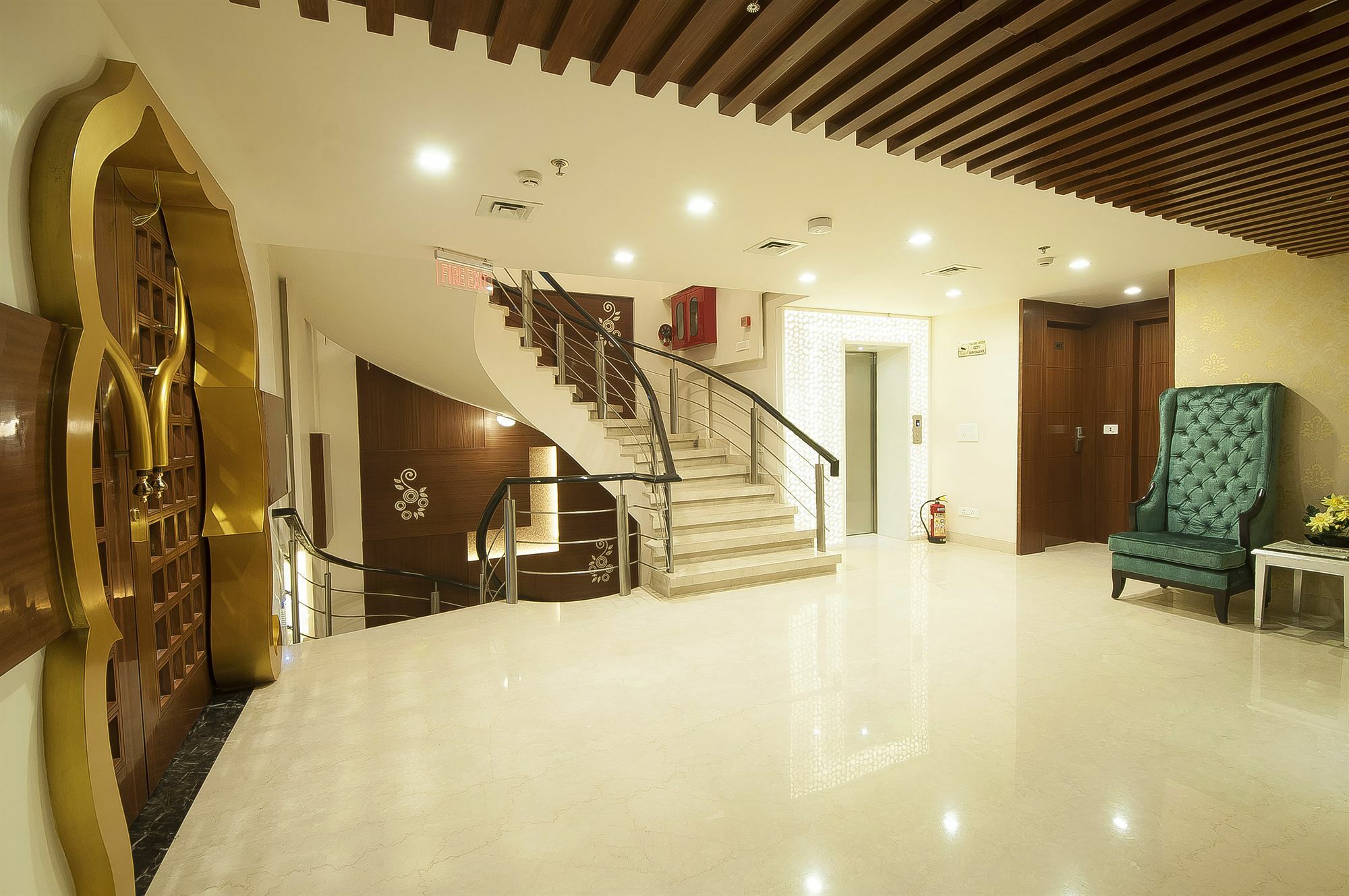 Hotel Taj Princess - Boutique Hotel Дели Экстерьер фото