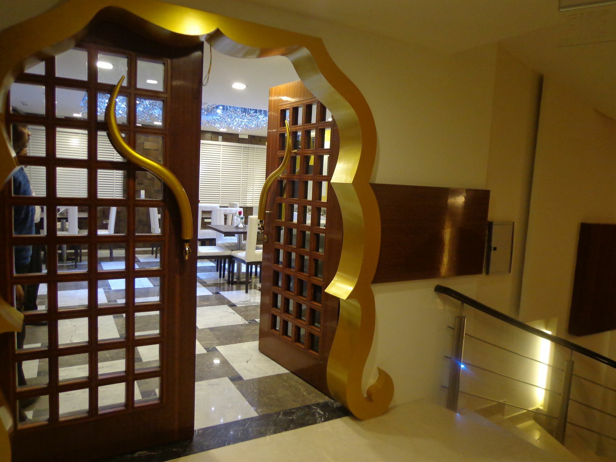 Hotel Taj Princess - Boutique Hotel Дели Экстерьер фото