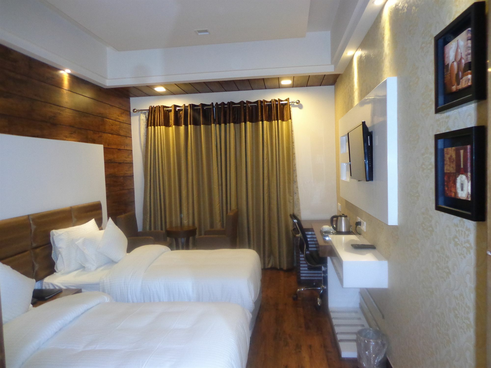 Hotel Taj Princess - Boutique Hotel Дели Экстерьер фото