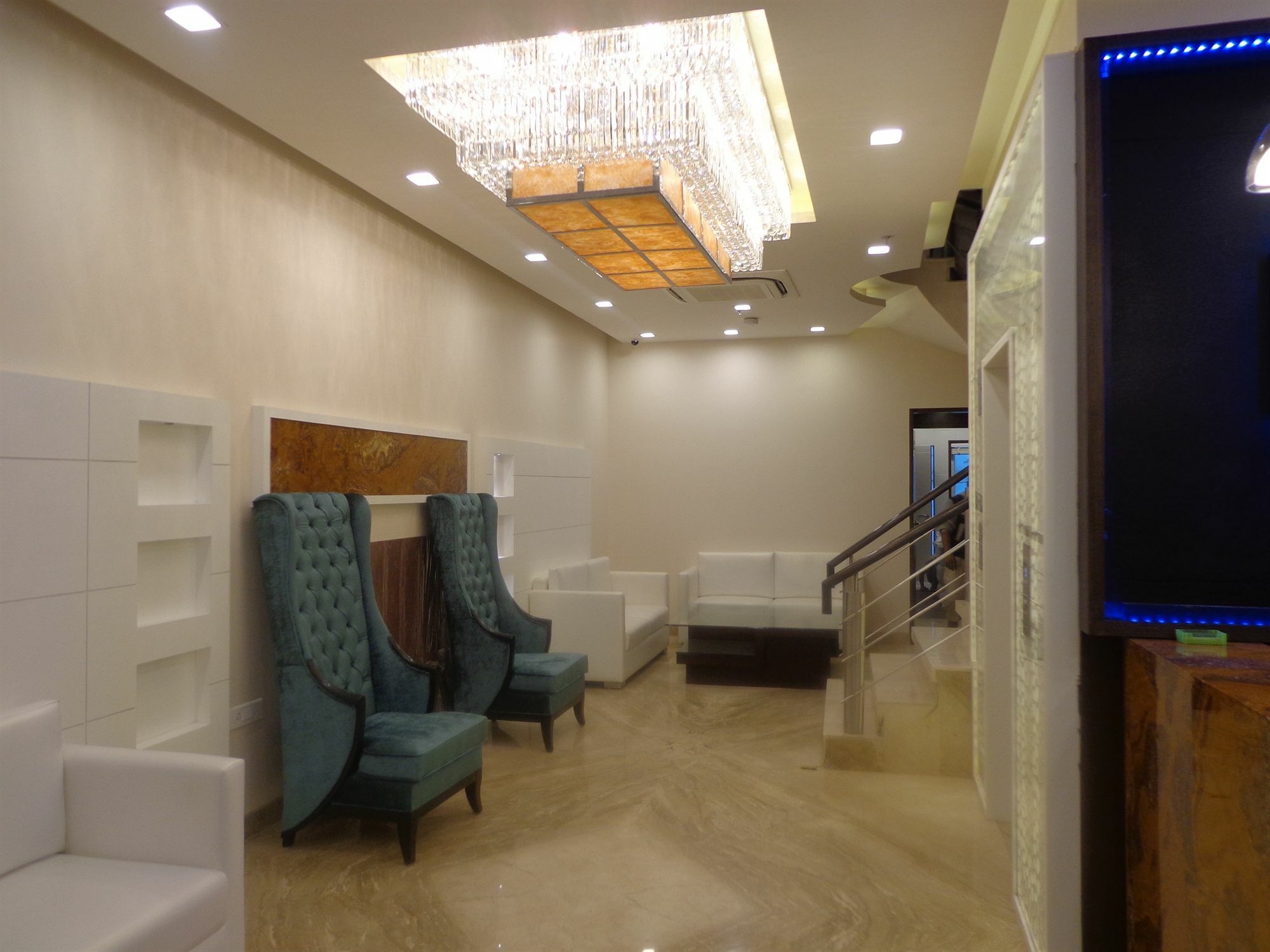 Hotel Taj Princess - Boutique Hotel Дели Экстерьер фото